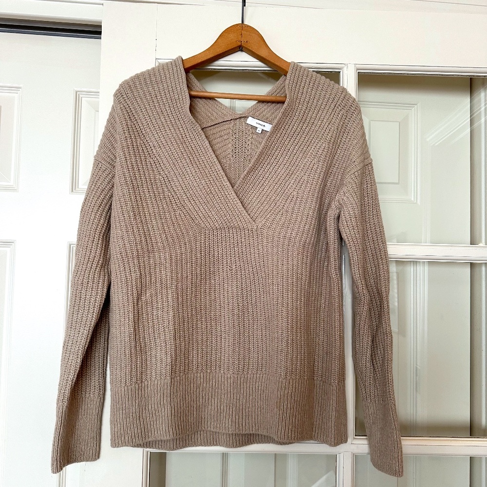 Vince V-neck Sweater, size XS